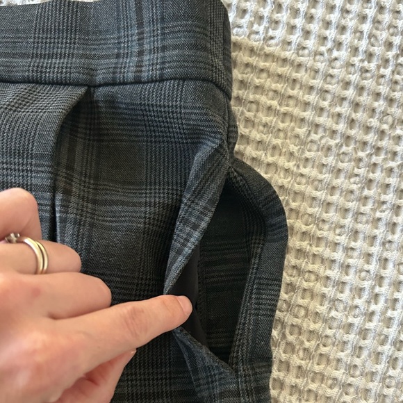 Uniqlo skirt - Picture 3 of 6